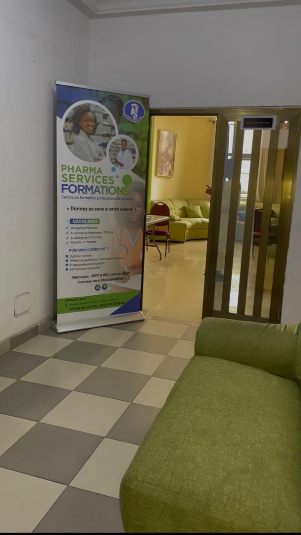 Couloir d'accueil du centre PSF